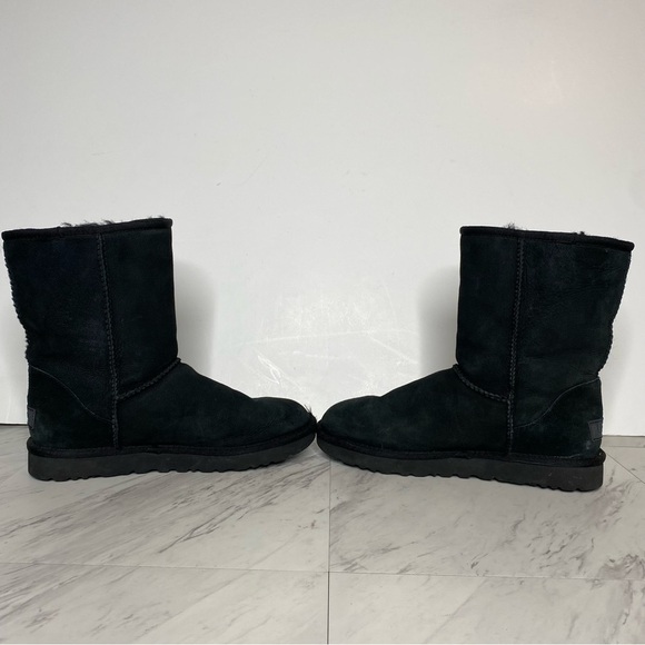 UGG Classic Short Black Winter Boot 9 - Picture 7 of 14